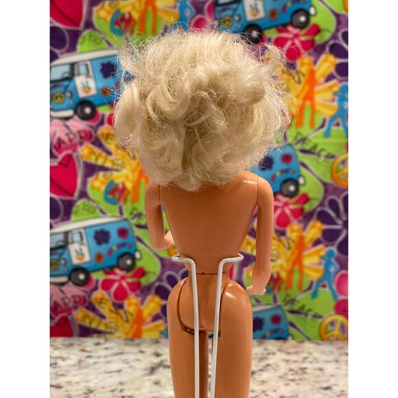 Vintage Dance Magic Barbie Doll Blonde Hair - Picture 4 of 4